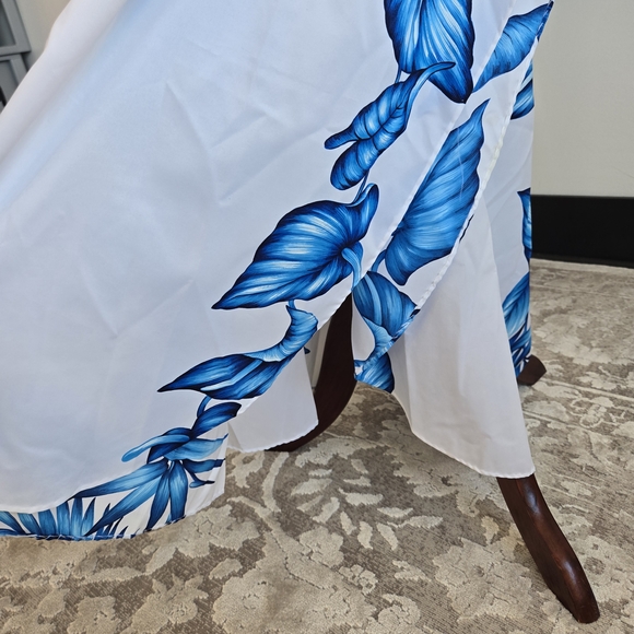 Resort Line White and Blue Hawaiian Caftan with Waist Tie - Picture 7 of 15